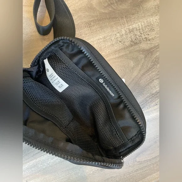 NWT Lululemon Belt Bag | Black - Picture 3 of 3